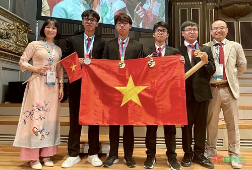 Đoàn Việt Nam duy trì vị trí tốp đầu kỳ thi Olympic Hóa học Quốc tế